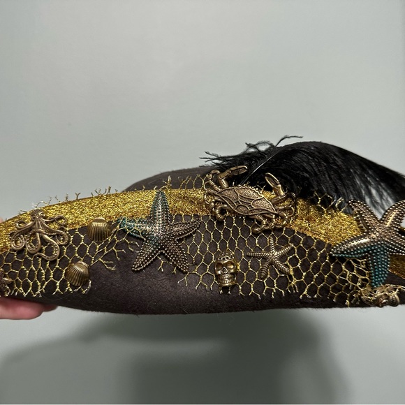 Uma Youth Descendants Hat - Picture 4 of 4